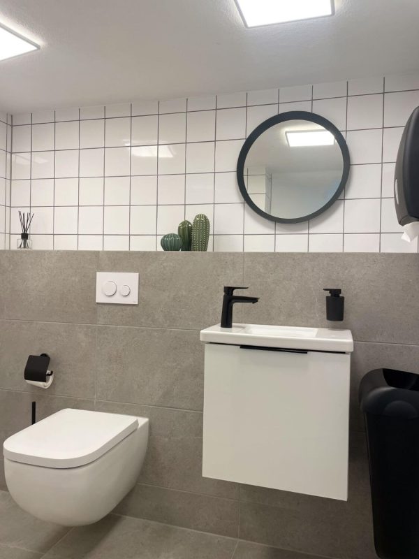 project plus GmbH Merzenich Düren Mitarbeiter Toilette Urinal Hansgrohe Talis e Burgbad Tece Loop 2